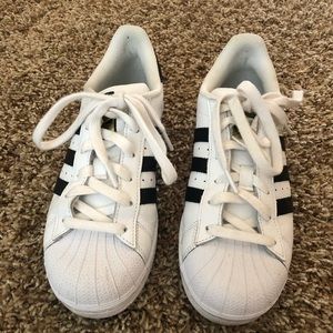 Women Addidas Superstars